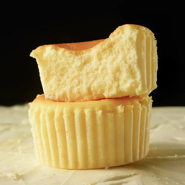半熟チーズケーキの断面が見える公式写真
